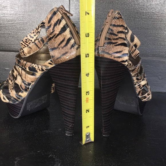 Leopard Pattern Heels - Picture 3 of 5